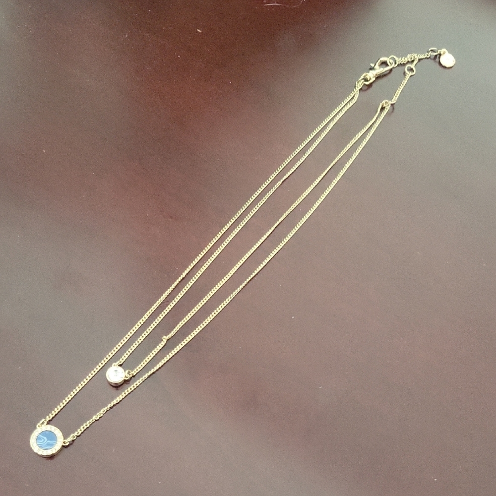 Elegant Gold and Blue Pendant Necklace
